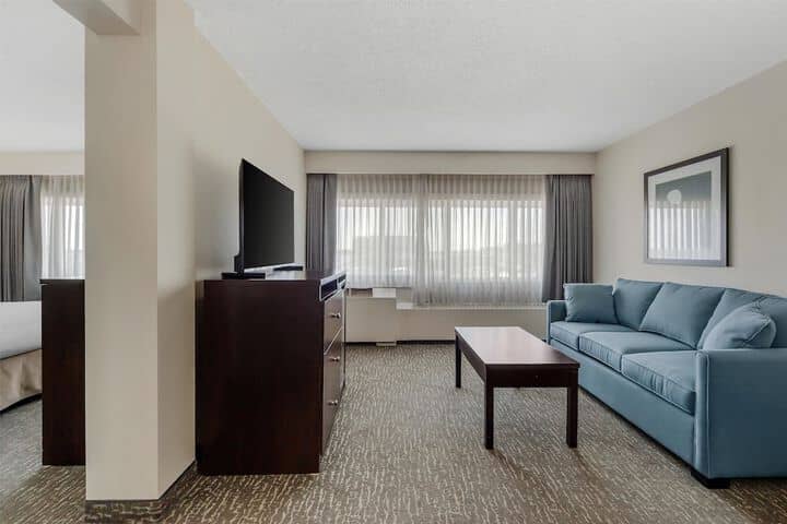 Room 53 of 69